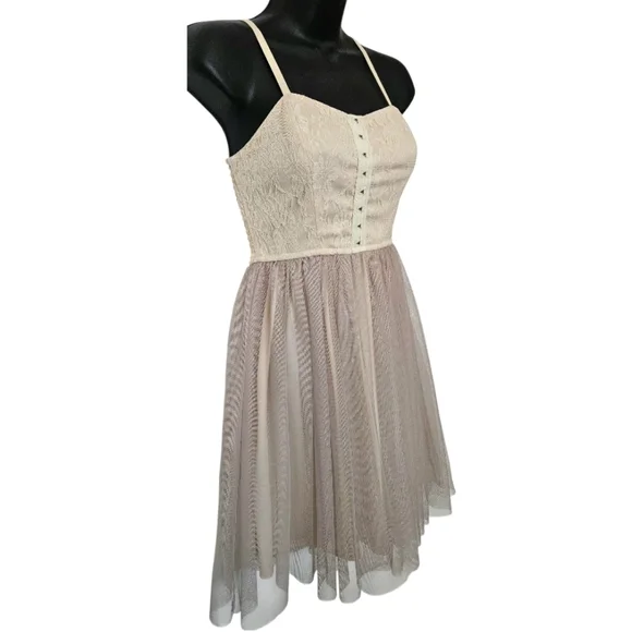 Xhilaration Cream Ballerina Mini - Picture 2 of 5